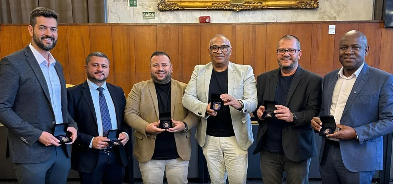 Vereadores de Cajamar recebem honraria na Câmara Municipal de São Paulo