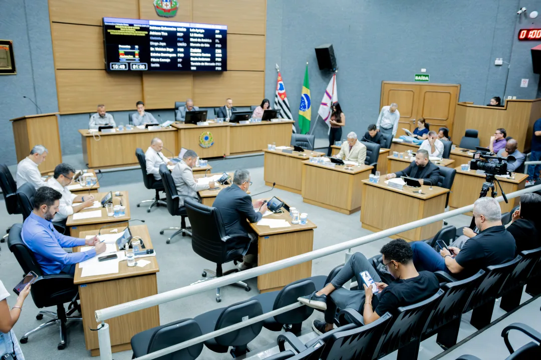 Vereadores cobram explicações sobre problemas em linha da Rapido Luxo