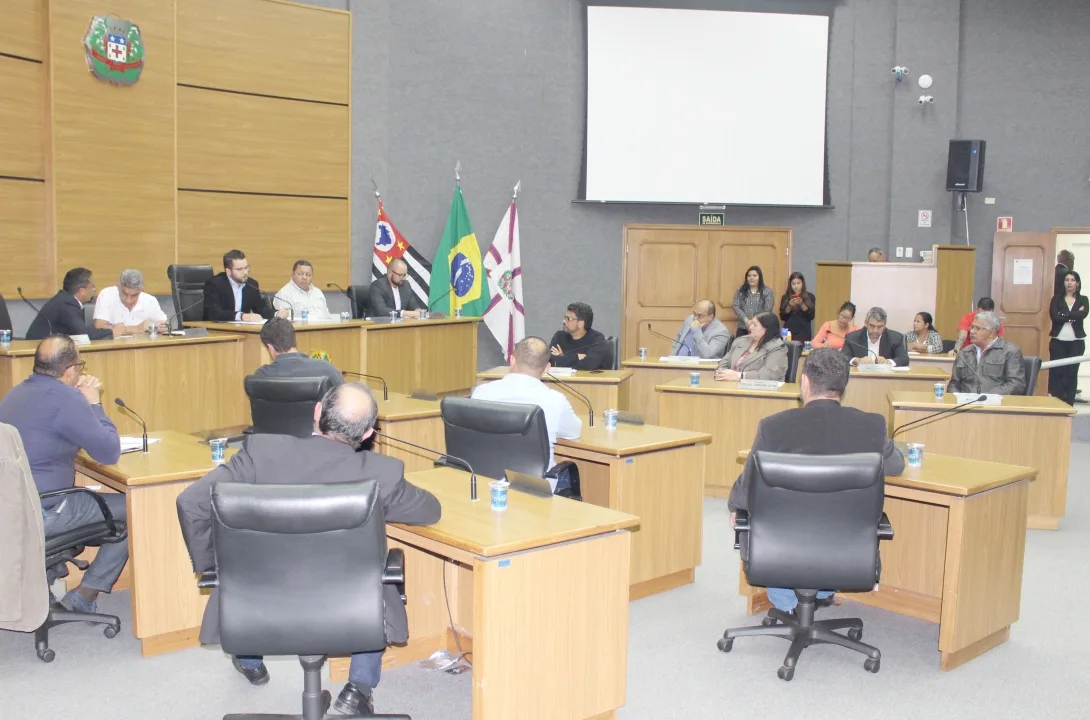 Câmara instala CEI para apurar irregularidades na gestão do HMC
