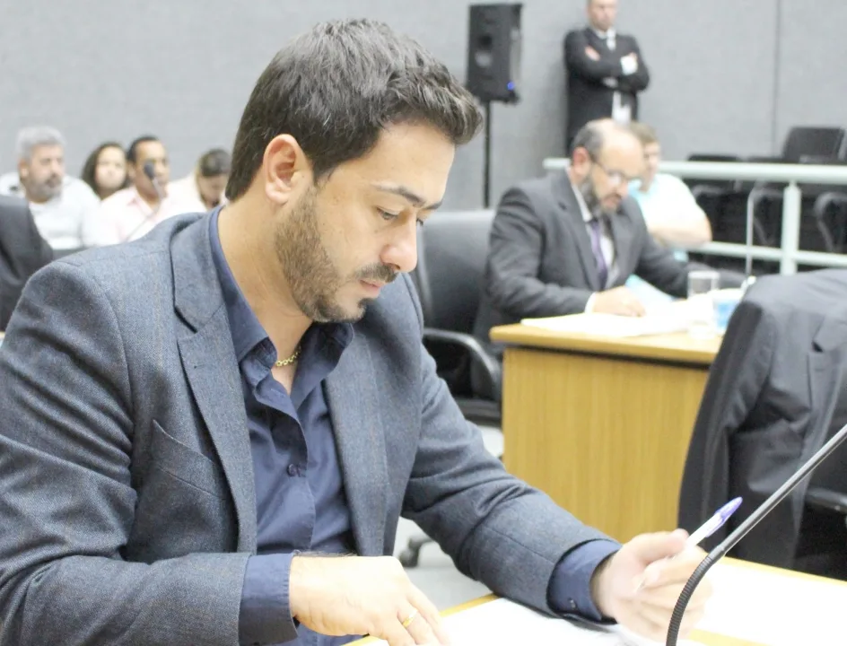 Saulo pede aumento do vale alimentação dos funcionários