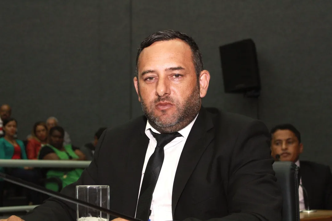 Vereador Fábio Pontes solicita construção de praça no Parque São Roberto II