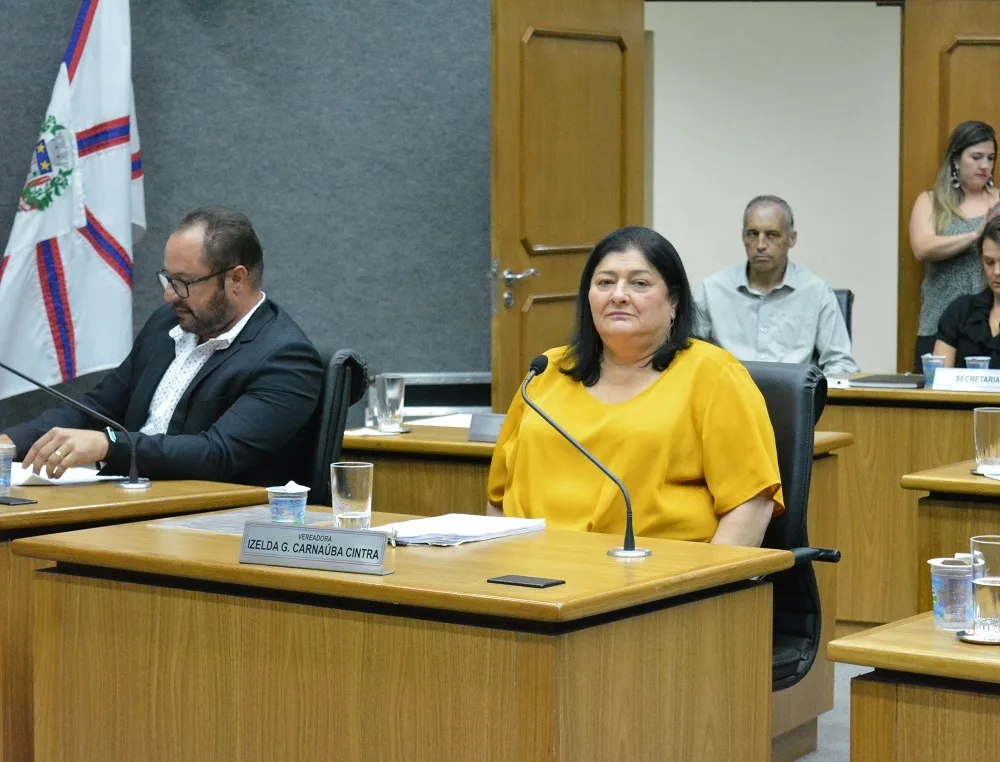 Izelda pede novos pontos de ônibus escolares no Polvilho