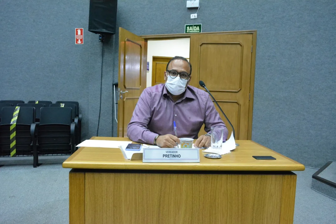 Pretinho requer agilidade na modernização dos postes de iluminação do Cimiga