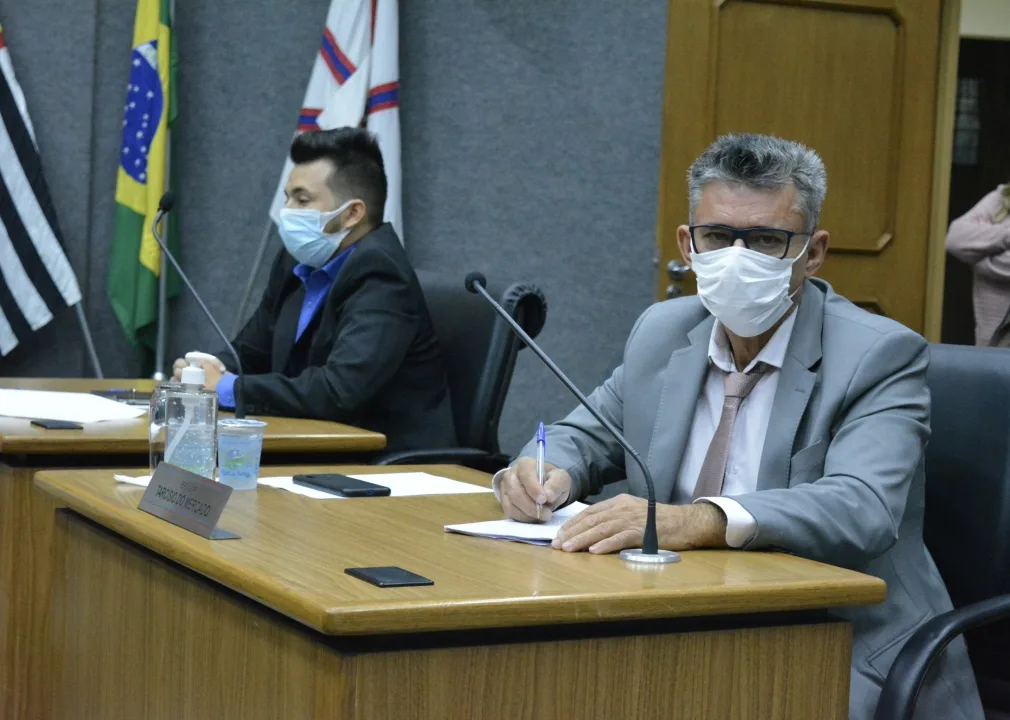 Tarcísio cobra Plano de carreira para servidores da Saúde