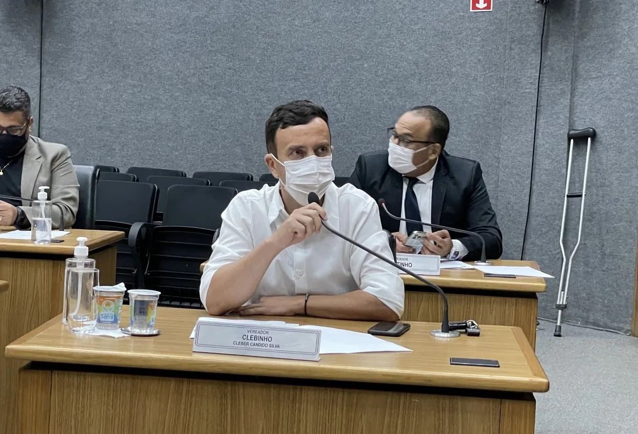 Clebinho requer programa de distribuição gratuita de caixas de água