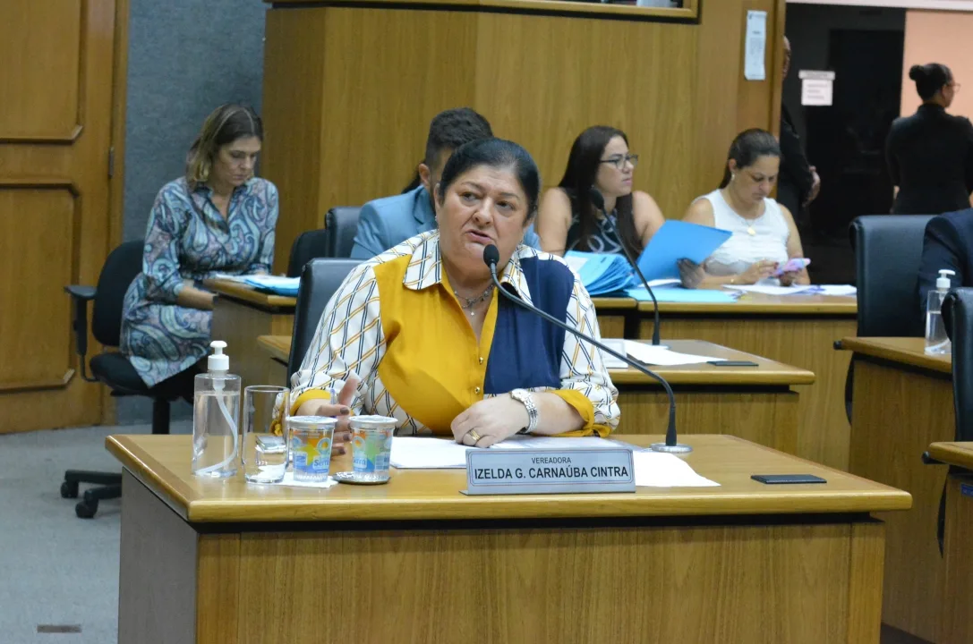 Izelda pede urgência na ampliação do horário de atendimento da ENEL