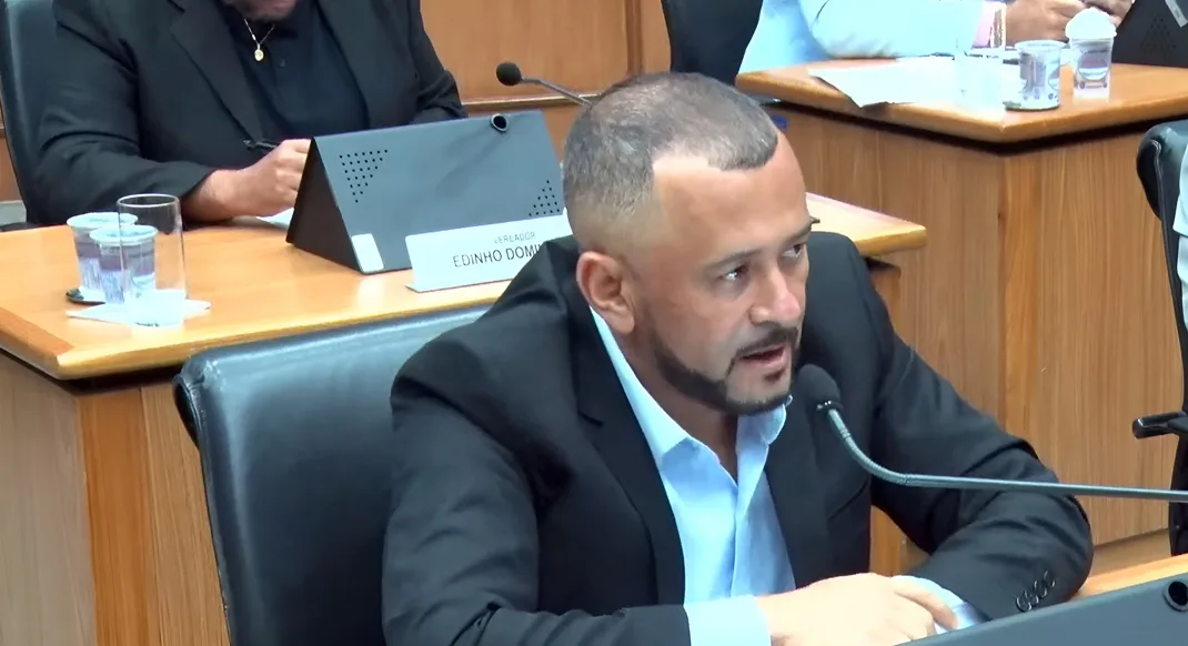 Flávio Comajo cobra serviços de zeladoria urbana em bairros da cidade