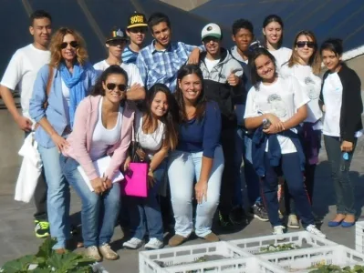 Estudantes do Programa de Jovens visitam Telhado Verde