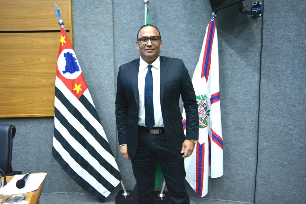 Sancionado projeto de autoria do vereador Pretinho (MDB) que revoga pagamento de Taxas