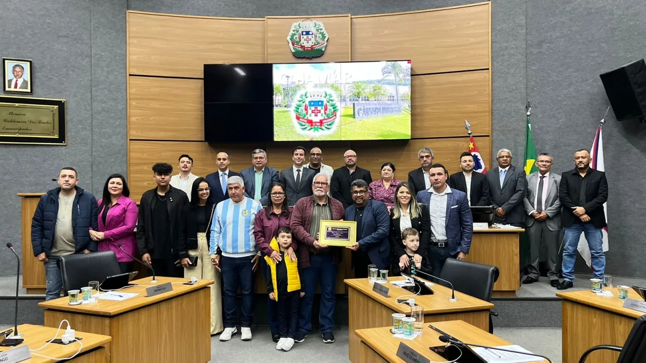 Ex-servidor público Rubão recebe título de Cidadão Cajamarense