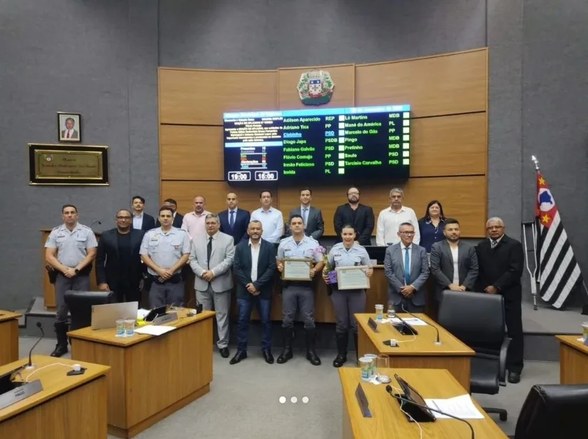 Vereador Flávio Comajo homenageia Policiais Militares Rodoviários por atuação heroica