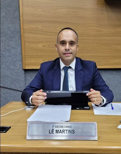Vereador Lê Martins solicita informações sobre área de lazer na Vila União