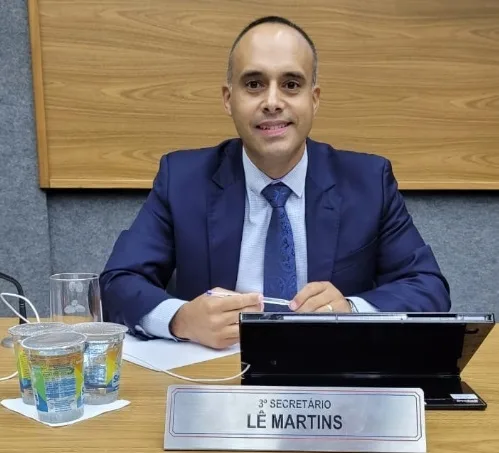 Vereador Lê Martins solicita melhorias na avenida Ribeirão dos Cristais, no Bairro da Vila União